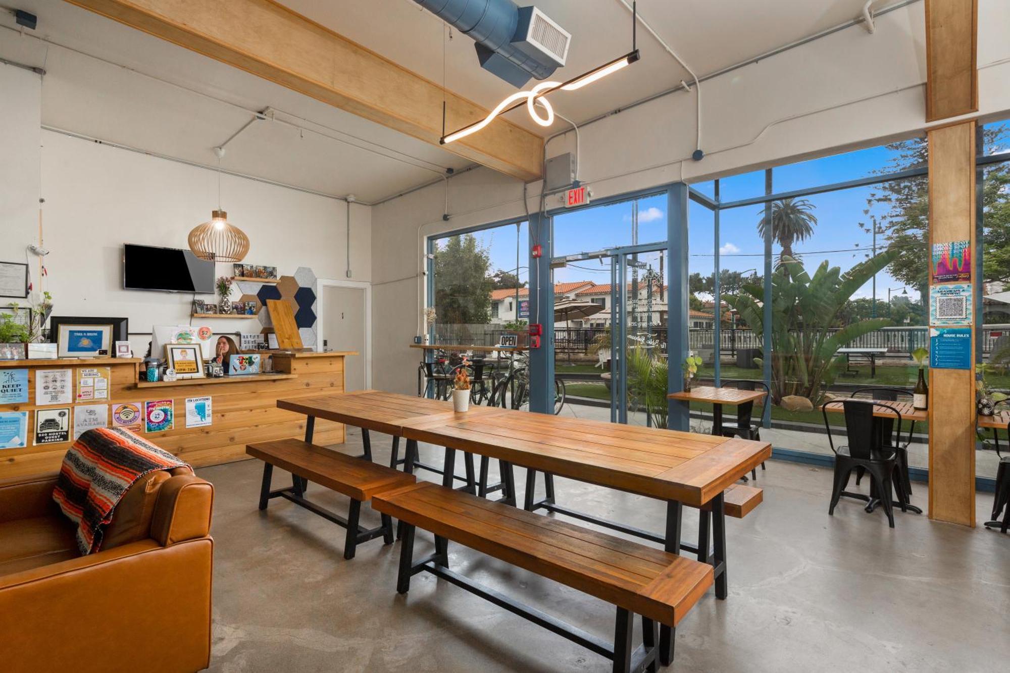 Ith Santa Barbara Beach Hostel Bagian luar foto
